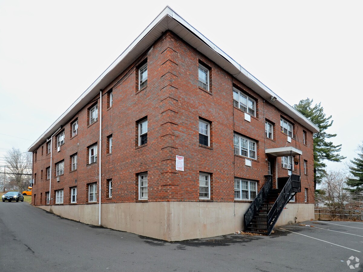 Photo - 465 Highland Ave Apartments