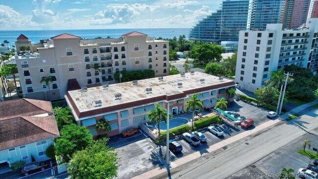 Photo - 2400 NE 33rd Ave Unit 211