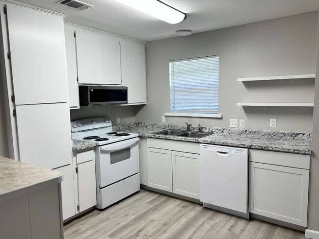 Photo - 340 Calhoun Ave