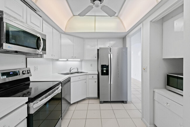 Photo - 2425 Presidential Way Unit 801