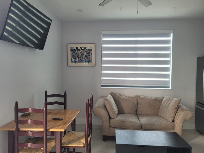 Photo - 115 Arctic Ave