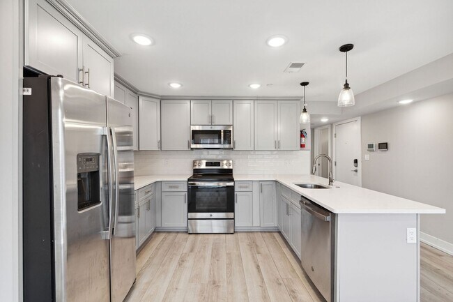 Photo - 2408 N Mascher St Unit 2