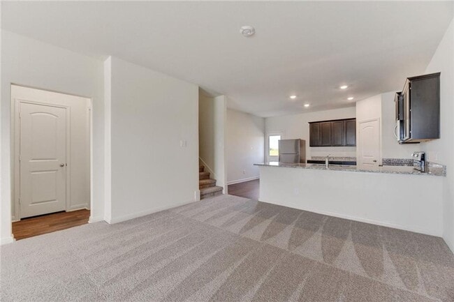 Photo - Beautiful 5 Bed 2.5 Bath Home!