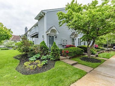 Photo - 331B Delancey Pl Unit B