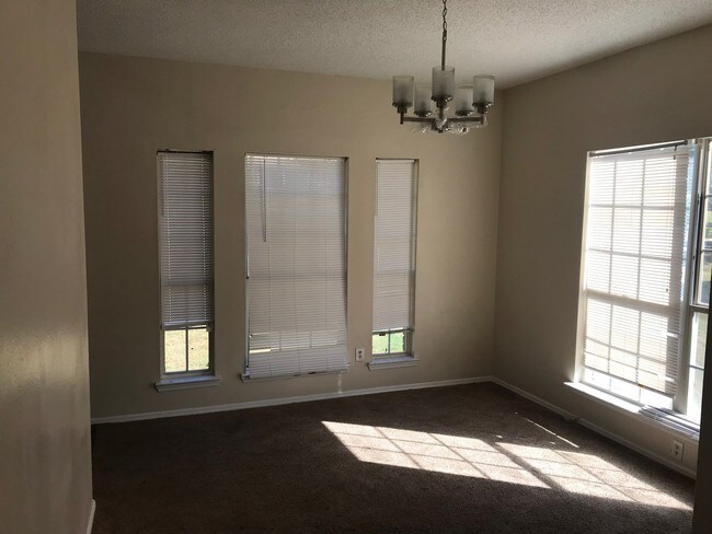 3103 Snapfinger Ln