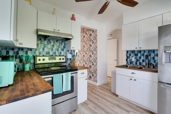 Photo - 1320 SW 11th St Unit 3