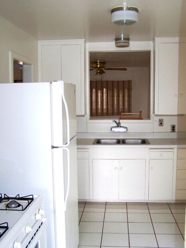 Photo - 321 W Rocalla Ave