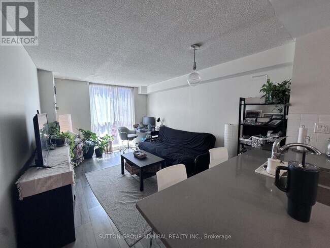 Photo - 736 Bay St. Unité 2002