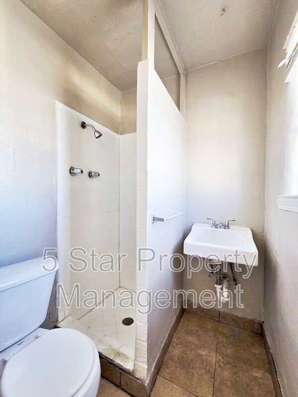 Photo - 1114 El Paso St Unit 2