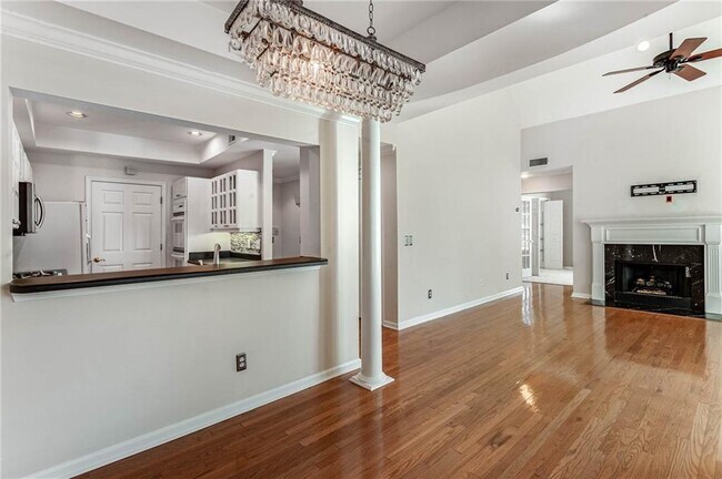 Photo - 3636 Habersham Rd NW Unidad 1307