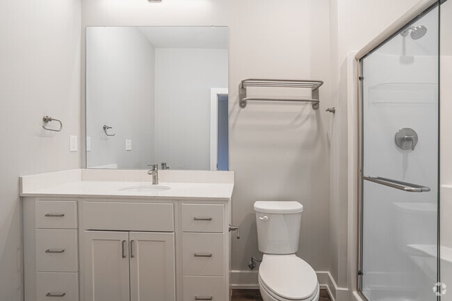 2 BR, 2.5 BA - 1405 SF - Bathroom - Bayview of Traverse City