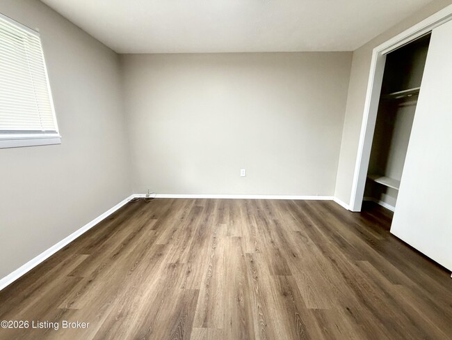 Photo - 265 S Circlecrest Dr