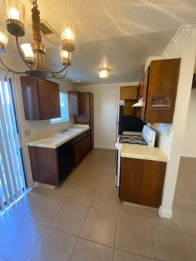 Photo - spacious one bedroom loft in Hanford