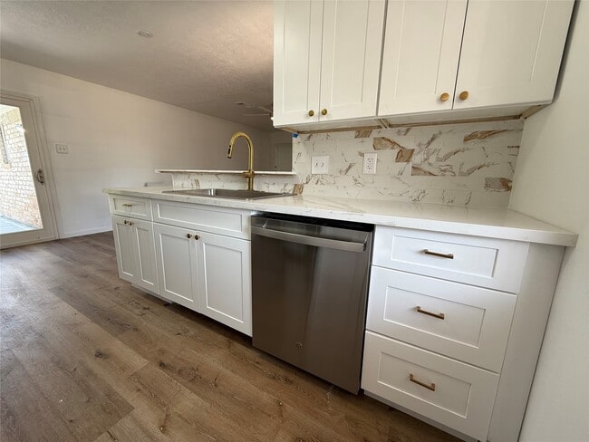 Photo - 622 Bradley St