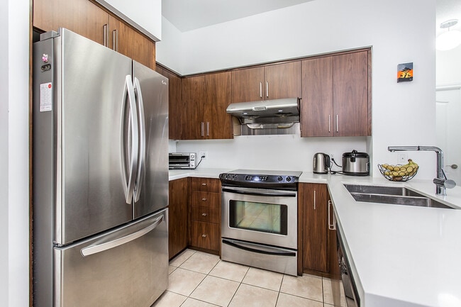 Photo - 319 Merton St