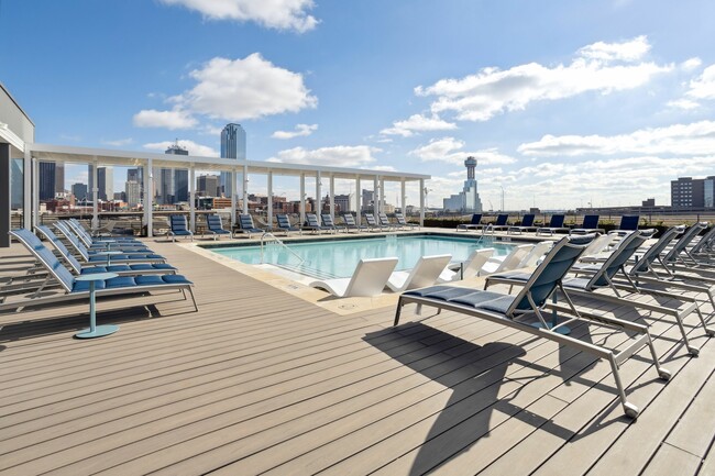 Rooftop Pool & Sundeck - The Margaret at Riverfront Apartments