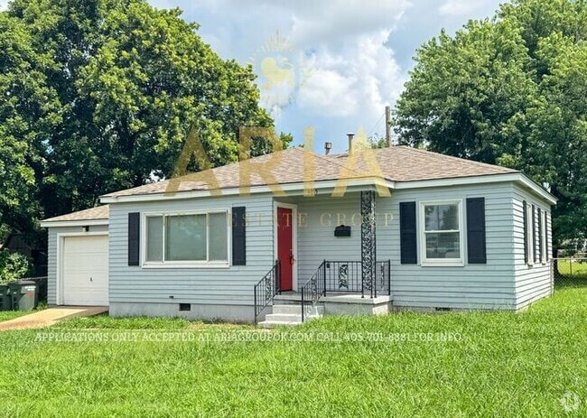 Building Photo - LOCATION! LOCATION! LOCATION! Charming 2 B... Rental