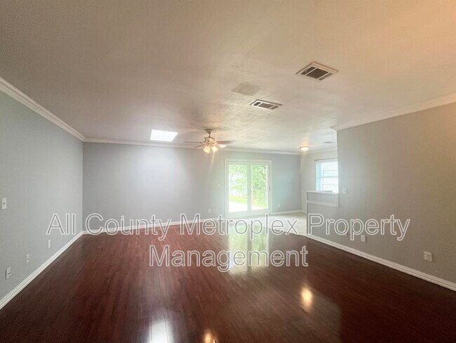 Photo - 431 Malden Dr