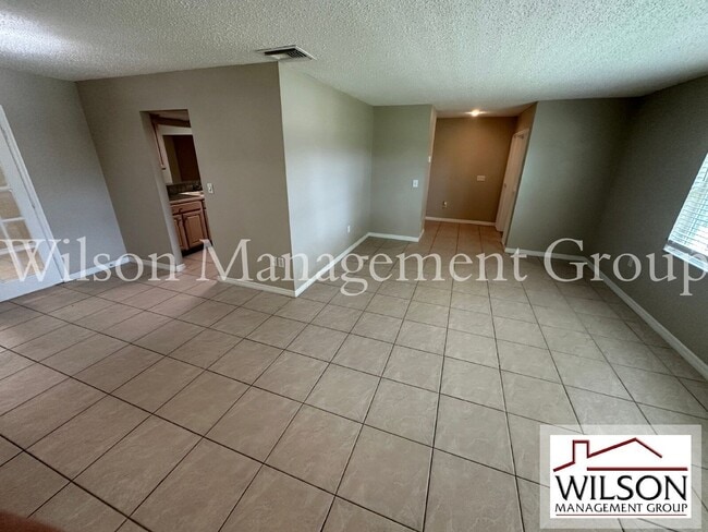 Photo - 620 Lakespur Ln