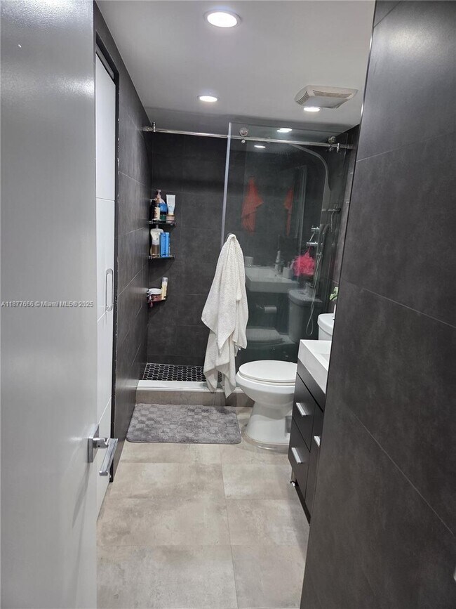 Photo - 9320 Fontainebleau Blvd Unidad 513