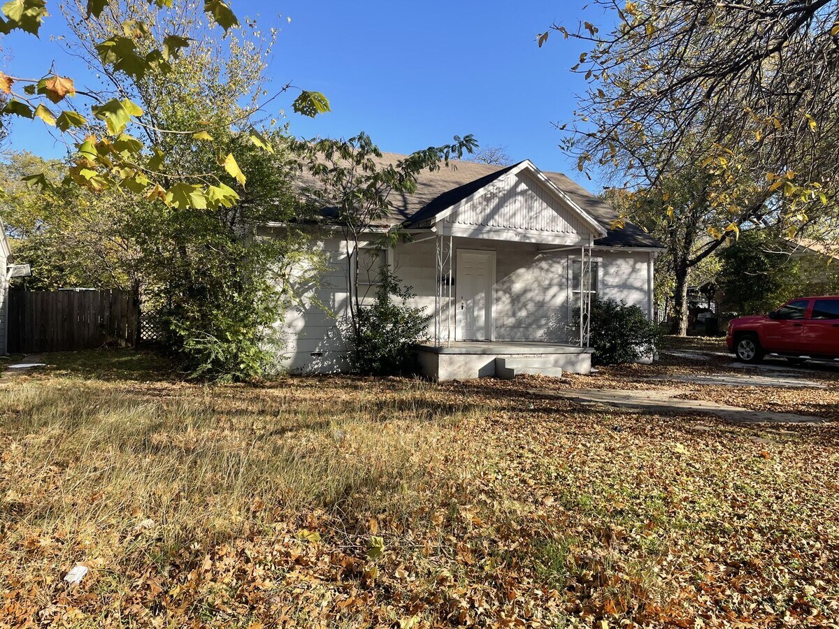 Photo - 613 S Fielder Rd