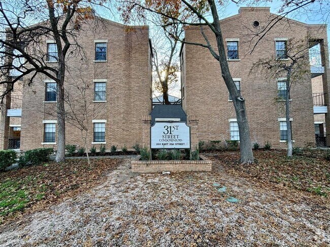 Building Photo - 203 E 31st St Unit 101 Rental