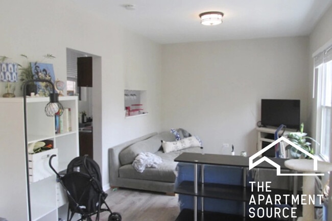 Photo - 722 W Roscoe St Unit 2S