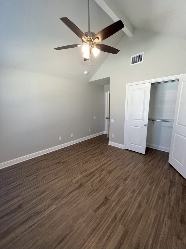 Photo - Country Heights #202