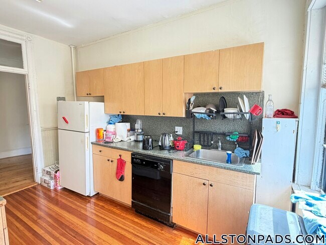Photo - 100 Linden St Unit 9
