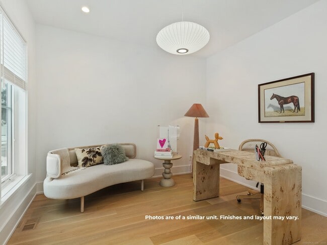 Photo - 14 White Barns Ln