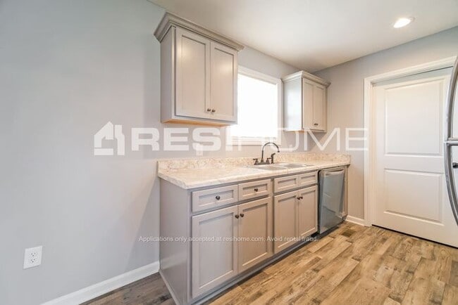 Photo - 730 Ella Court