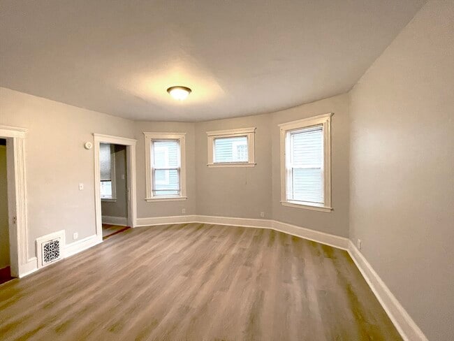 Photo - 53 Aspinwall Rd Unit 2