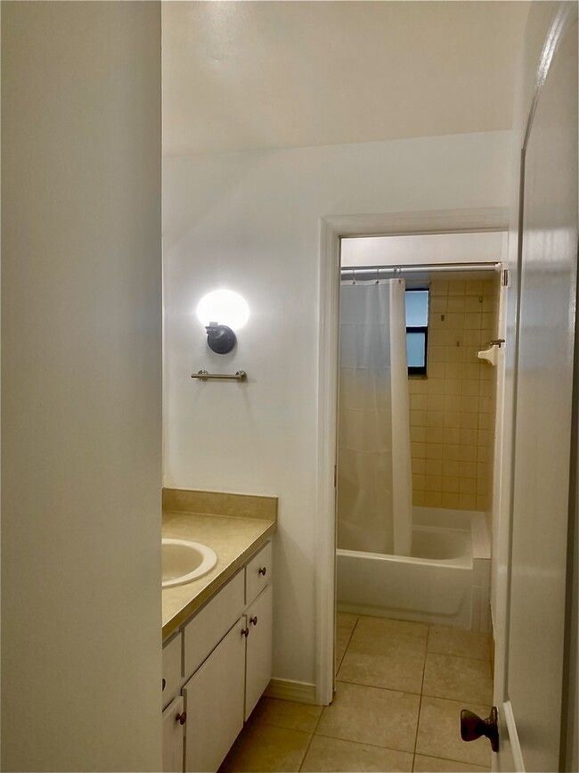 Photo - 9299 Silverthorne Dr