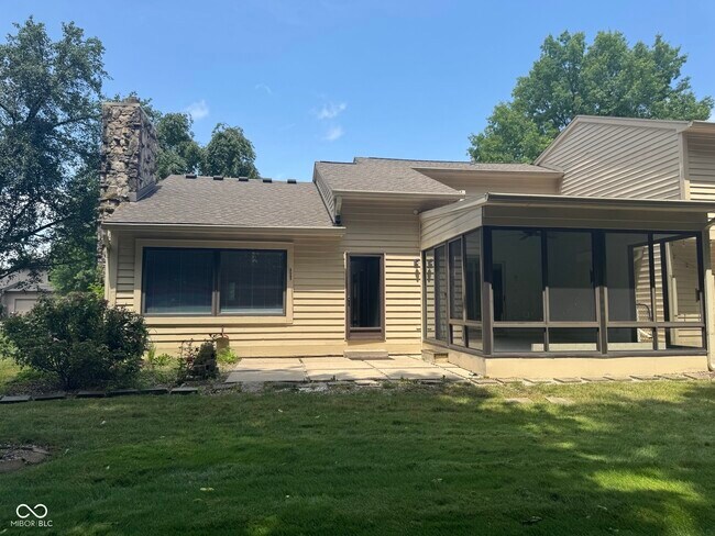 Photo - 329 Sandbrook Dr