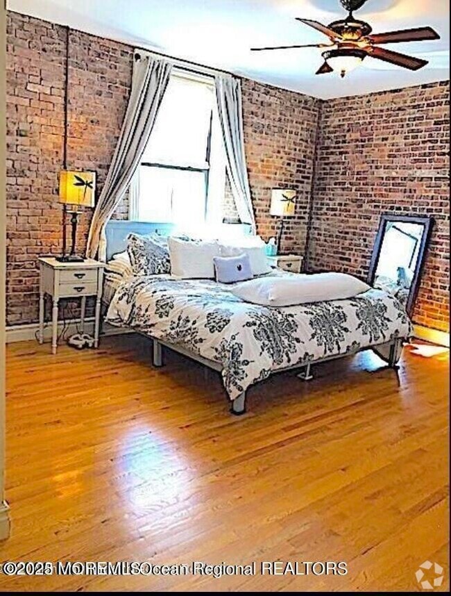 Building Photo - 8 E Front St Unit 305 Rental