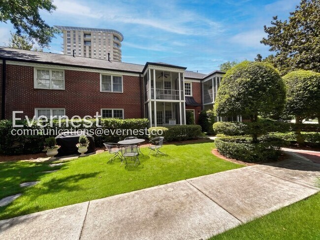55 Delmont Dr NE Unidad D1