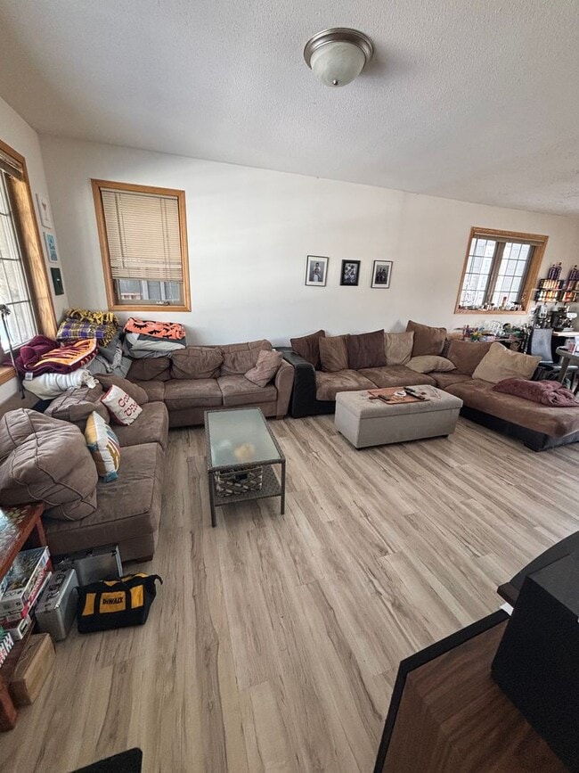 Photo - Lots of Rooms