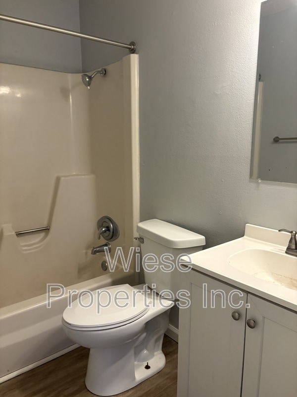 Photo - 824 E Ridgely Ave