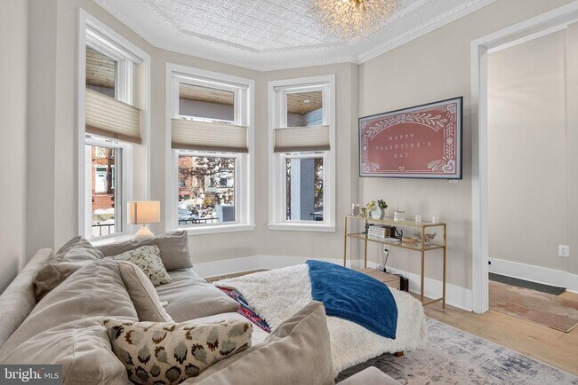 Photo - 32 Adams St NW