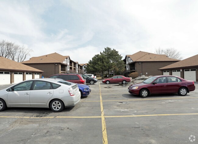 Photo - Yorkshire Courts Apartments