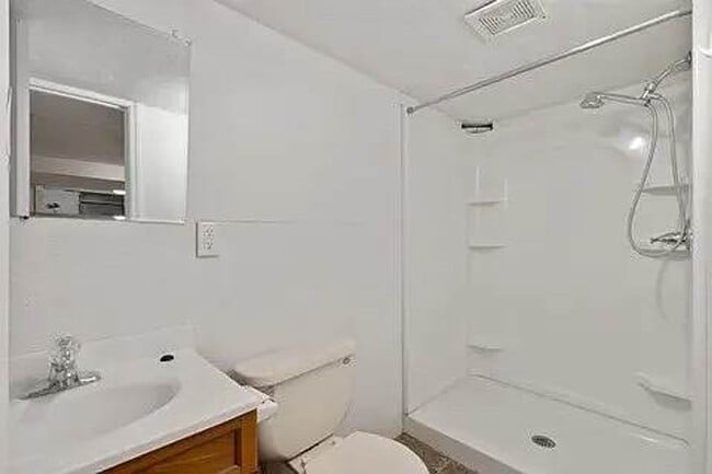 Photo - 4 Bedroom 1 Bath