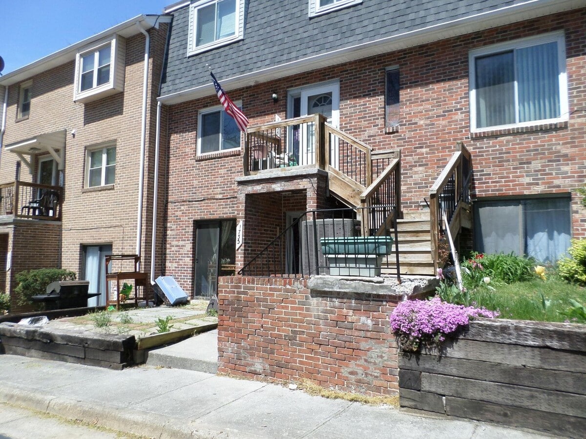 Photo - 1735 Donlee Dr