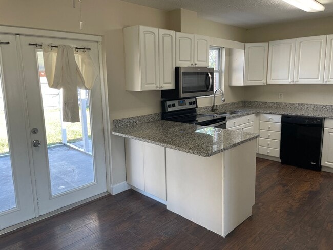 Photo - 904 Forestdale Ave