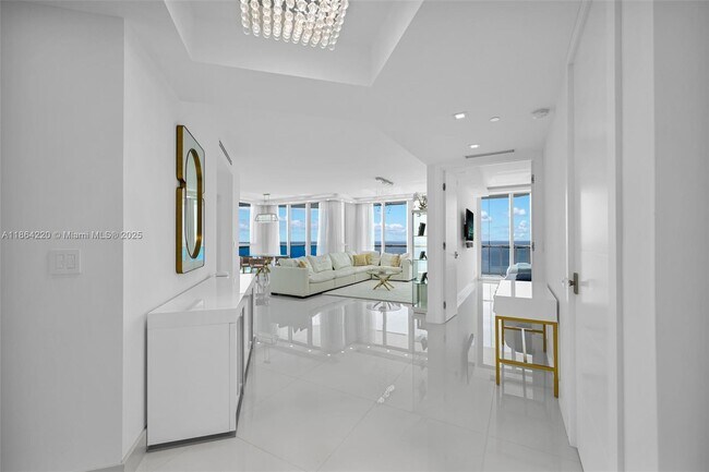 Building Photo - 16485 Collins Ave Unit PH36C Rental