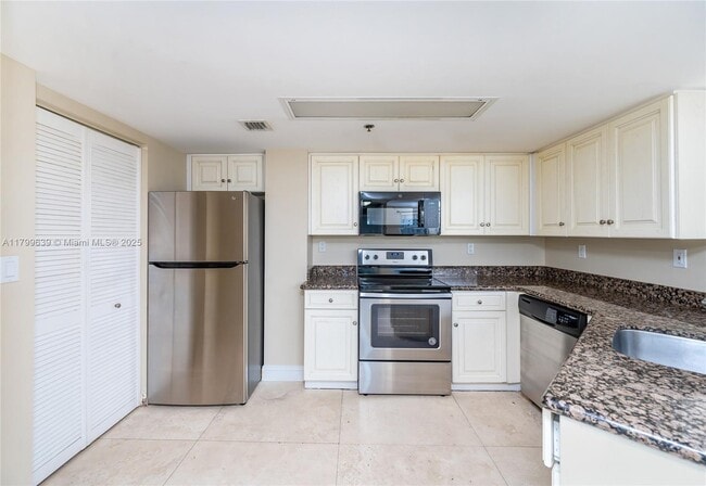 Photo - 2351 Douglas Rd Unit 607