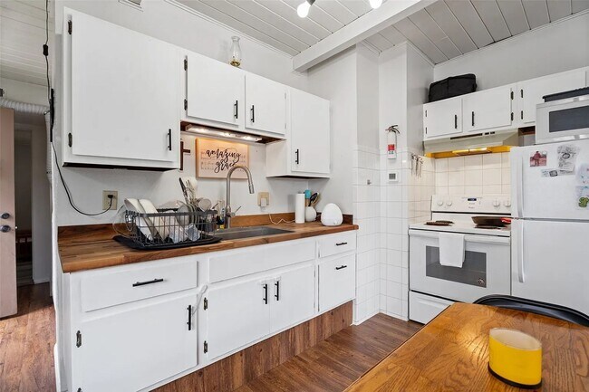 Photo - 3220 Clark St Unidad 3222 S. Clark St