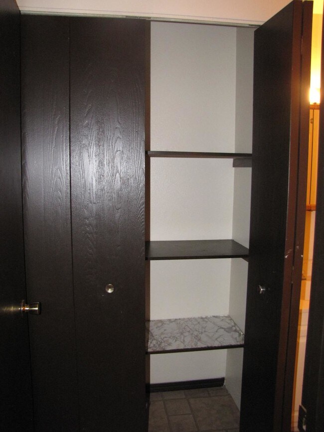 Linen Closet - JanDal Apartments