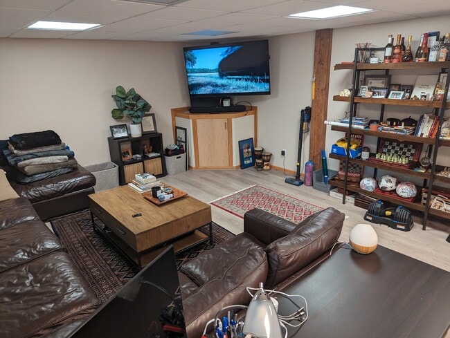 1511 Grand Ave