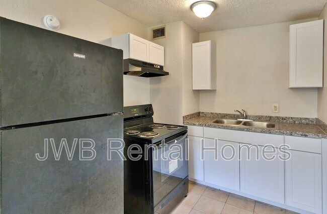 Photo - 4225 Homer Rd N