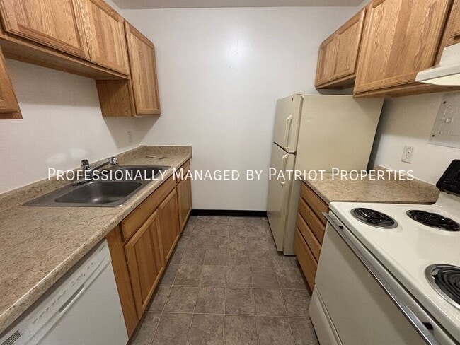 Building Photo - 1112 Severson Dr Unit 2